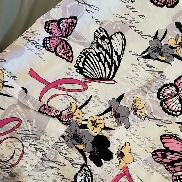 Butterfly Print Scrub Top - Picture 2 of 2
